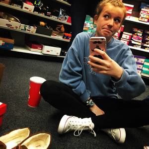 Meet your Posher, Casey